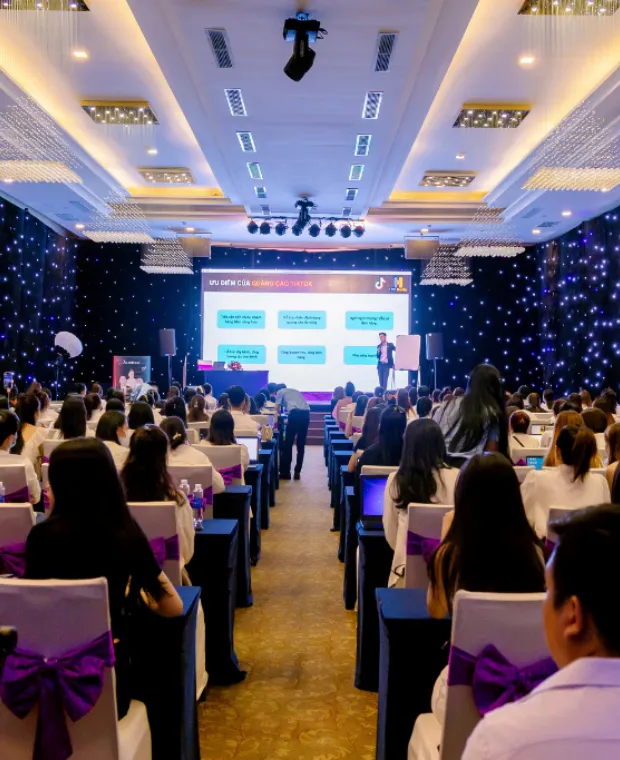 Hội thảo đào tạo TikTok tại hội trường